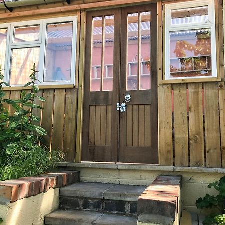 Rhonas Cottage アバーガベニー エクステリア 写真