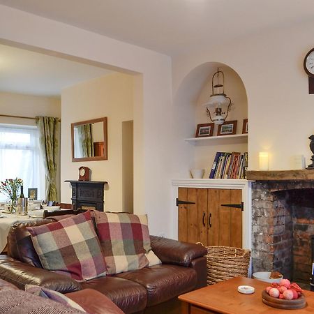 Rhonas Cottage アバーガベニー エクステリア 写真